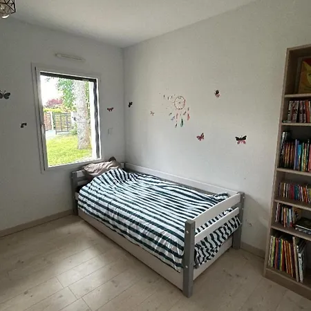 Maison Recente 3 Dont 1 Parentale